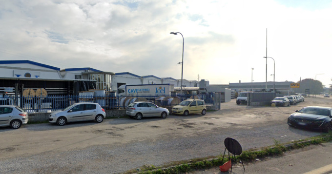 Zingonia, tentano di rubare rame da una ditta ma scatta l’allarme: fuggono abbandonando il bottino