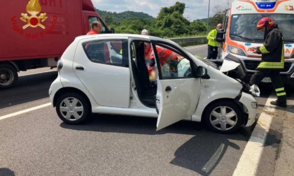 Frontale auto-camion a San Paolo D'Argon: 69enne estratta dalla vettura