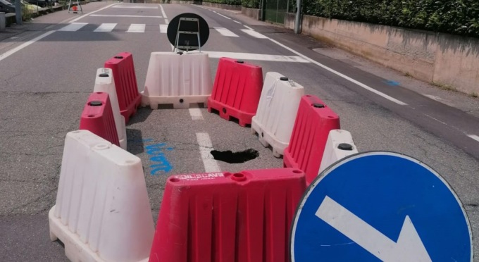 Voragine in strada, domani (18 luglio) chiusa la provinciale a Cazzano Sant’Andrea
