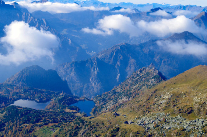 Meno noto rispetto ad altre vette, il pizzo Farno offre un panorama davvero unico