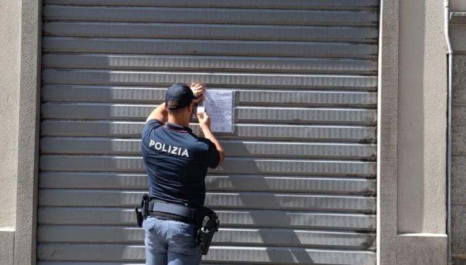 Schiamazzi, risse e pregiudicati: chiusi due locali in via Quarenghi a Bergamo