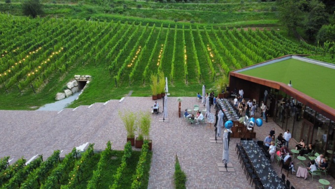 Forneria Cortinovis aperta in agosto: dalla colazione all’aperitivo, anche in Cantina