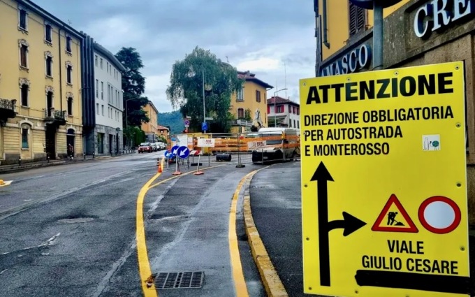 Ritardi nel cantiere di viale Giulio Cesare, il Comune proroga le modifiche alla viabilità