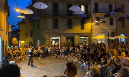 L'estate entra nel vivo a Clusone con artisti di strada, musica, cibo ed eventi