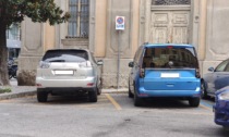 Lola Delnevo e la battaglia contro l'uso selvaggio dei parcheggi disabili in centro a Bergamo