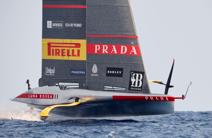 Rotta verso la Coppa America per Luna Rossa, costruita nei cantieri di Nembro