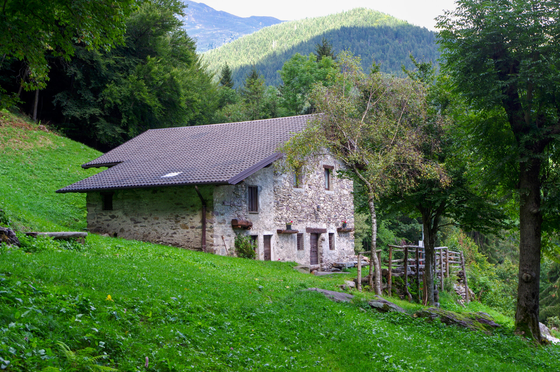 5 - Escursione rifugio Gianpace e Val Sanguigno