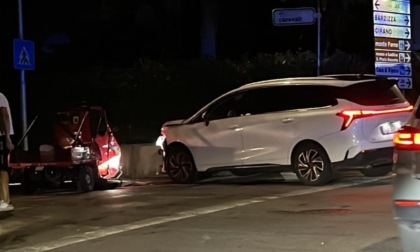 Apecar si scontra con un'auto a Gandino, gravi due ragazzi