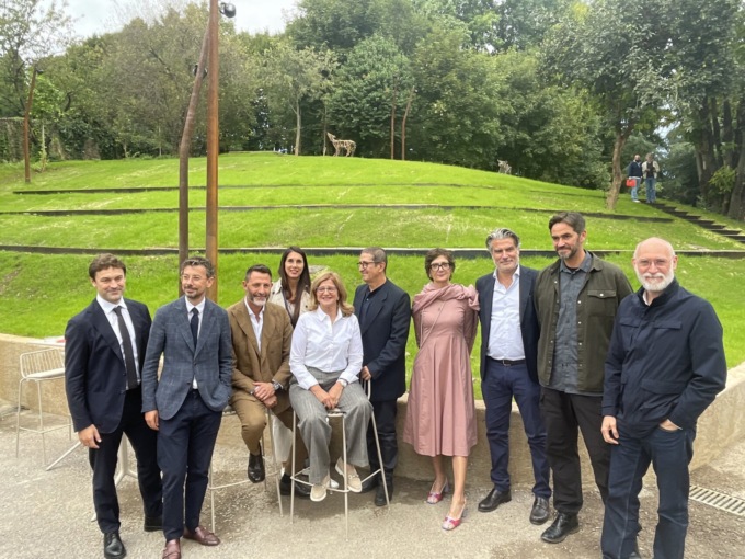 Viaggio nei nuovi Giardini Pwc, accanto alla Carrara: tra camminamenti, bistrot e arte