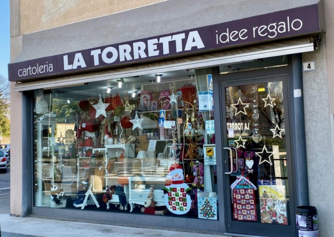 Chiude la cartoleria “La Torretta” a Torre Boldone: quarant’anni di ricordi