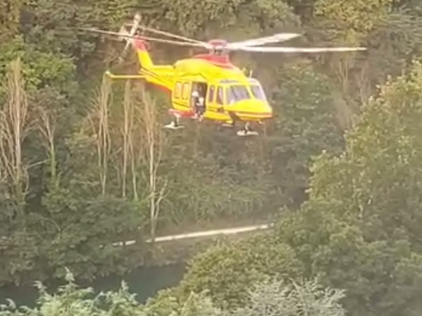 Nell’Adda a Capriate, non riesce più a uscirne: salvato con l’elicottero