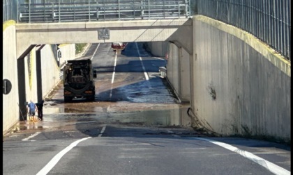 Allagamenti anche lungo la Villa d'Almè-Dalmine, chiuso tratto della 470: traffico in tilt