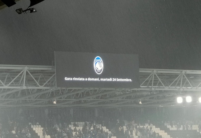 Troppa pioggia, un’ora di attesa e poi il rinvio: Atalanta-Como spostata a domani (20.45)