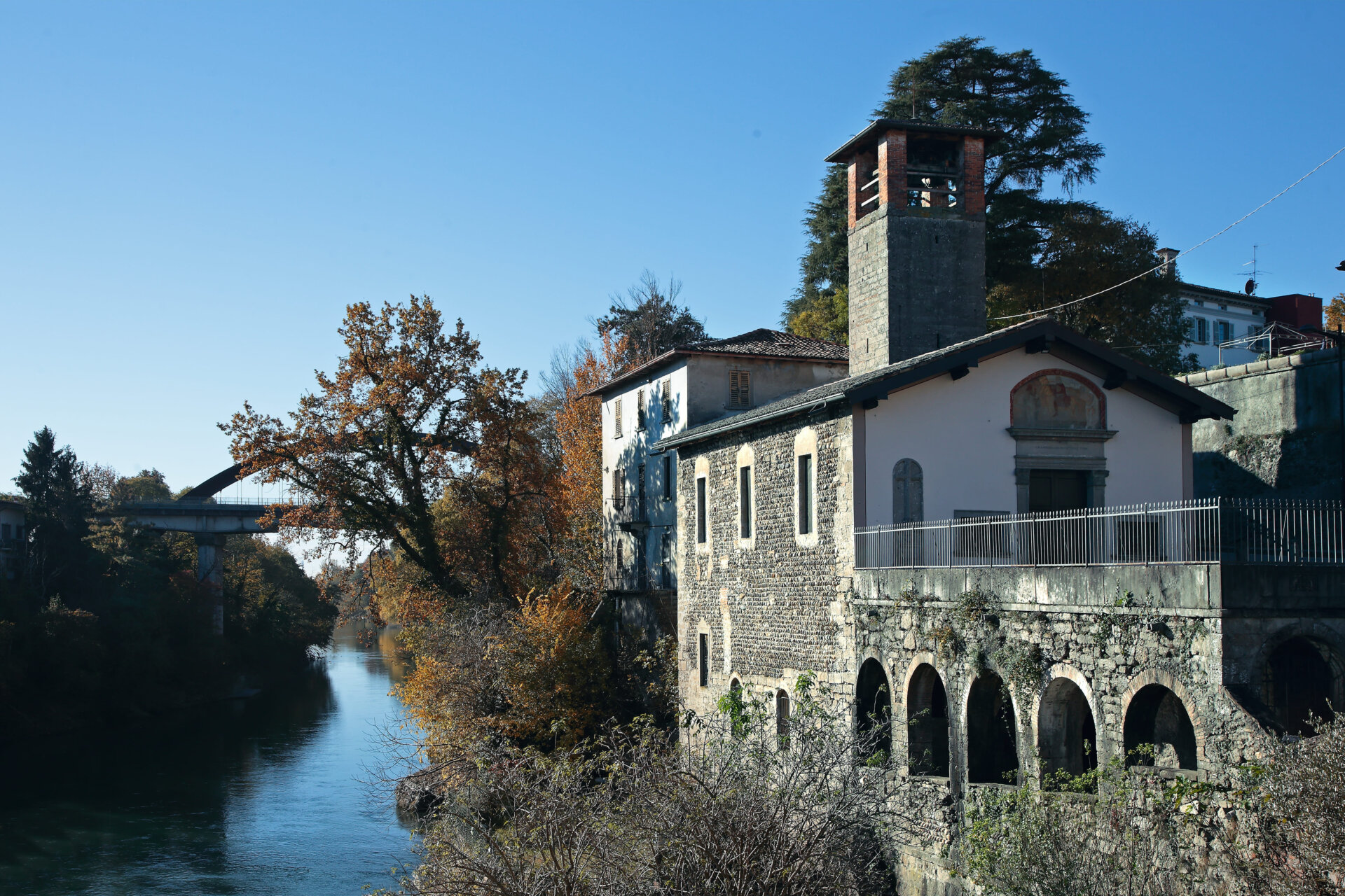 santuario-e-chiesa-rupestre-di-san-vittore-m_185990