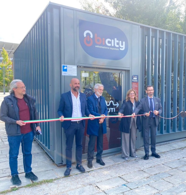 La velostazione all’ospedale Papa Giovanni (operativa da maggio) è stata inaugurata