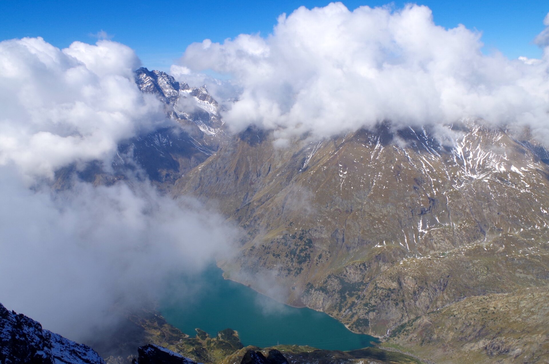 8 - Dalle vetta del Recastello il lago del Barbellino