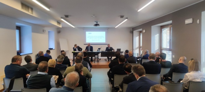 Estendere la linea tranviaria della T2 si può… fino a Zogno, poi bus rapidi. Lo studio