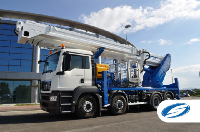 Le piattaforme aeree su camion di Socage in Italia