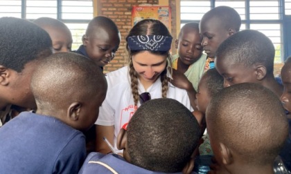 La storia di Simona fra i bimbi in Ruanda: «Non avevano nulla, solo una straordinaria vitalità»