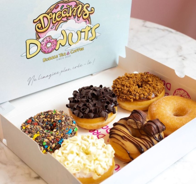 Mille ciambelle in regalo ai primi visitatori del nuovo Dreams Donuts a Oriocenter