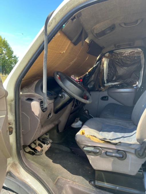 Era usato come bivacco e per incontri a luci rosse: rimosso furgoncino a Zingonia