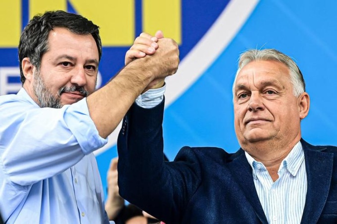 Pontida, Salvini (come l’anno scorso) strizza l’occhio ai ceti più poveri: «Paghino le banche non gli operai»