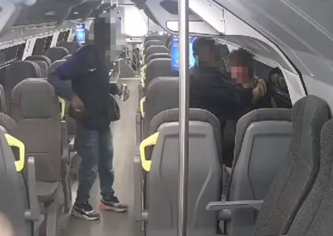 Rapinò un ragazzino sul treno col machete: condannato 26enne della Costa d’Avorio