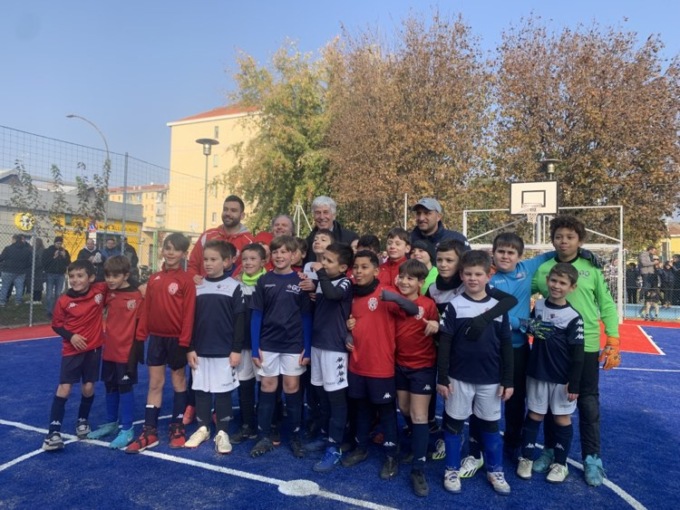 Gasperini dona ai ragazzi di Grugliasco un campetto intitolato ai suoi genitori: «Un sogno»