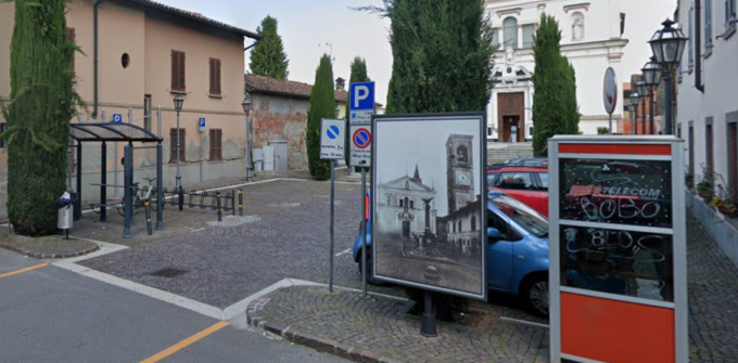 Trattore travolge una donna ad Antegnate prima del corteo: tragedia sfiorata