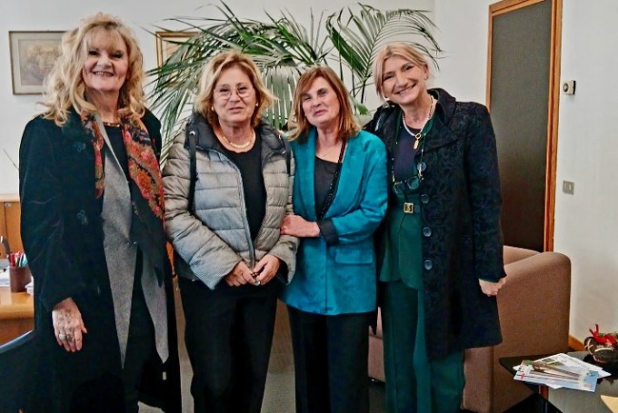 Silvia Mandelli premiata a Torre Boldone per la sua missione a Gaza con la Croce Rossa