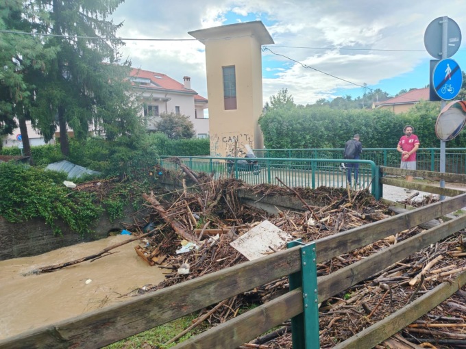 È come se, dalla parte “sotterranea” della Morla, avessero rimosso trecento elefanti