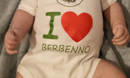 Bella idea: un body con la scritta «I love Berbenno» per ogni nuovo nato (e non solo...)