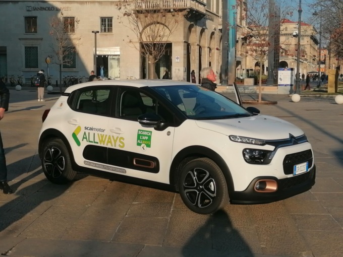 Nessun atto vandalico e una dozzina di corse al giorno: i dati del car sharing a Bergamo
