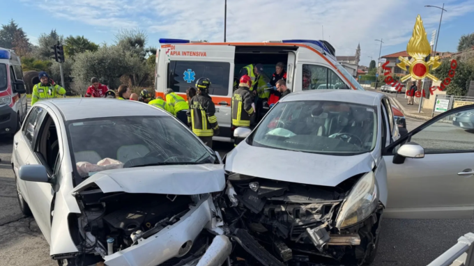 Scontro tra auto a Pedrengo: 80enne in arresto cardiaco ricoverata in ospedale