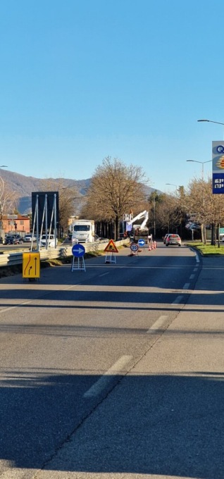 Potatura degli alberi in via Correnti a Bergamo, manutenzione straordinaria in città fino a febbraio