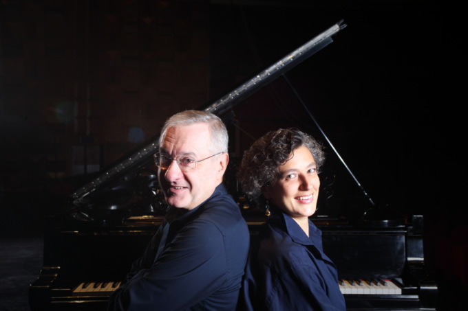 Al Teatro Sociale il concerto sulla Nona Sinfonia di Beethoven dei pianisti Leone e Campanella