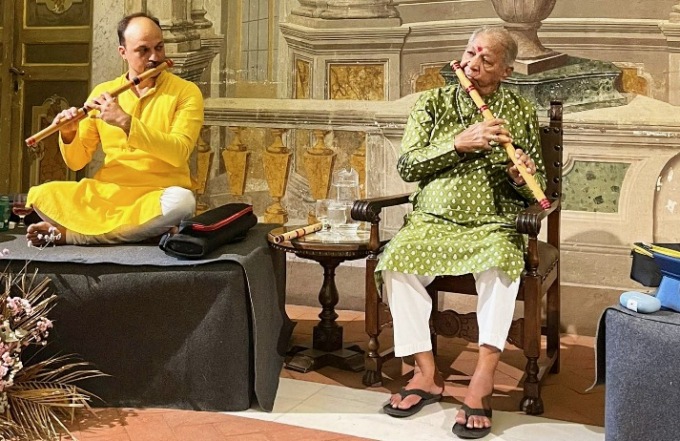 Da Bergamo all’India e ritorno, sulle note del bansuri: il “viaggio” di Nicolò Melocchi