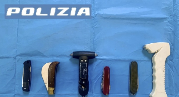 Finestrini in frantumi delle auto in sosta, identificato e denunciato un uomo