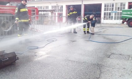 I vigili del fuoco di Bergamo aprono le porte della loro caserma per "Pompieropoli"