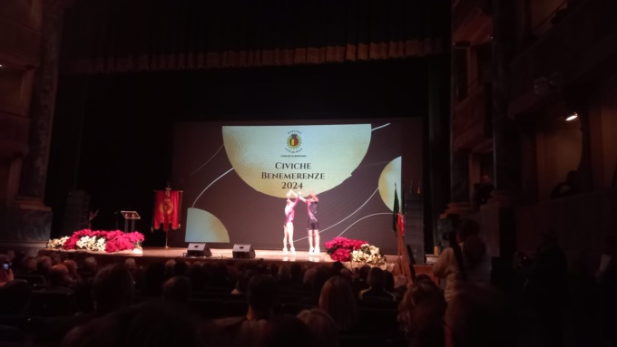 Foto ed emozioni (a partire da de Roon) della cerimonia di consegna delle Benemerenze 2024
