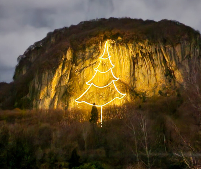 Cornalba, un concorso fotografico sull’albero di Natale al centro delle polemiche