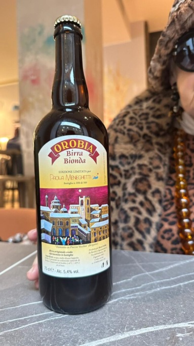 Una birra dedicata a Bergamo in edizione limitata: sull’etichetta un’opera d’arte