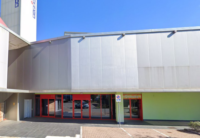 L’ex centro commerciale Alexander di Nembro diventerà il centro di un’impresa del fotovoltaico