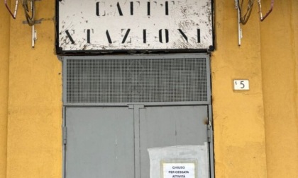 Chiude il Caffè della Stazione di Caravaggio: «Locale fatiscente e Fs non interviene»