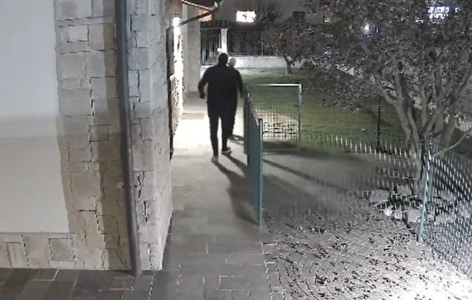 Ladri in azione in via Monte Grappa a Urgnano: ripresi dalle telecamere