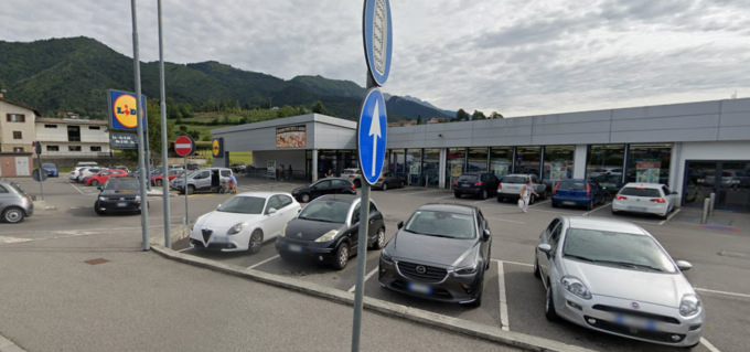 Trova un portafogli con 1.600 euro e lo restituisce. Il figlio: «Grazie, ci hai salvato il Natale»
