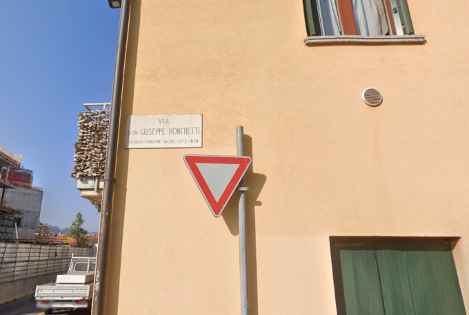 Sei furti in una traversa di via Bianzana: preso di mira il condominio “Primavera”