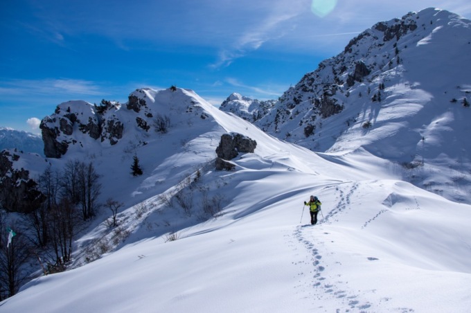 In silenzio verso il Passo di Grialeggio, in Val Taleggio. Tra neve e animali selvatici