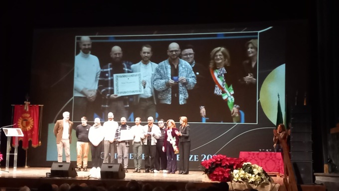 Critiche per la benemerenza ad Arcigay Bergamo, il Comune spiega la decisione