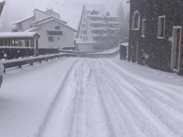 Neve abbondante in arrivo sulle montagne bergamasche. Pioggia in città